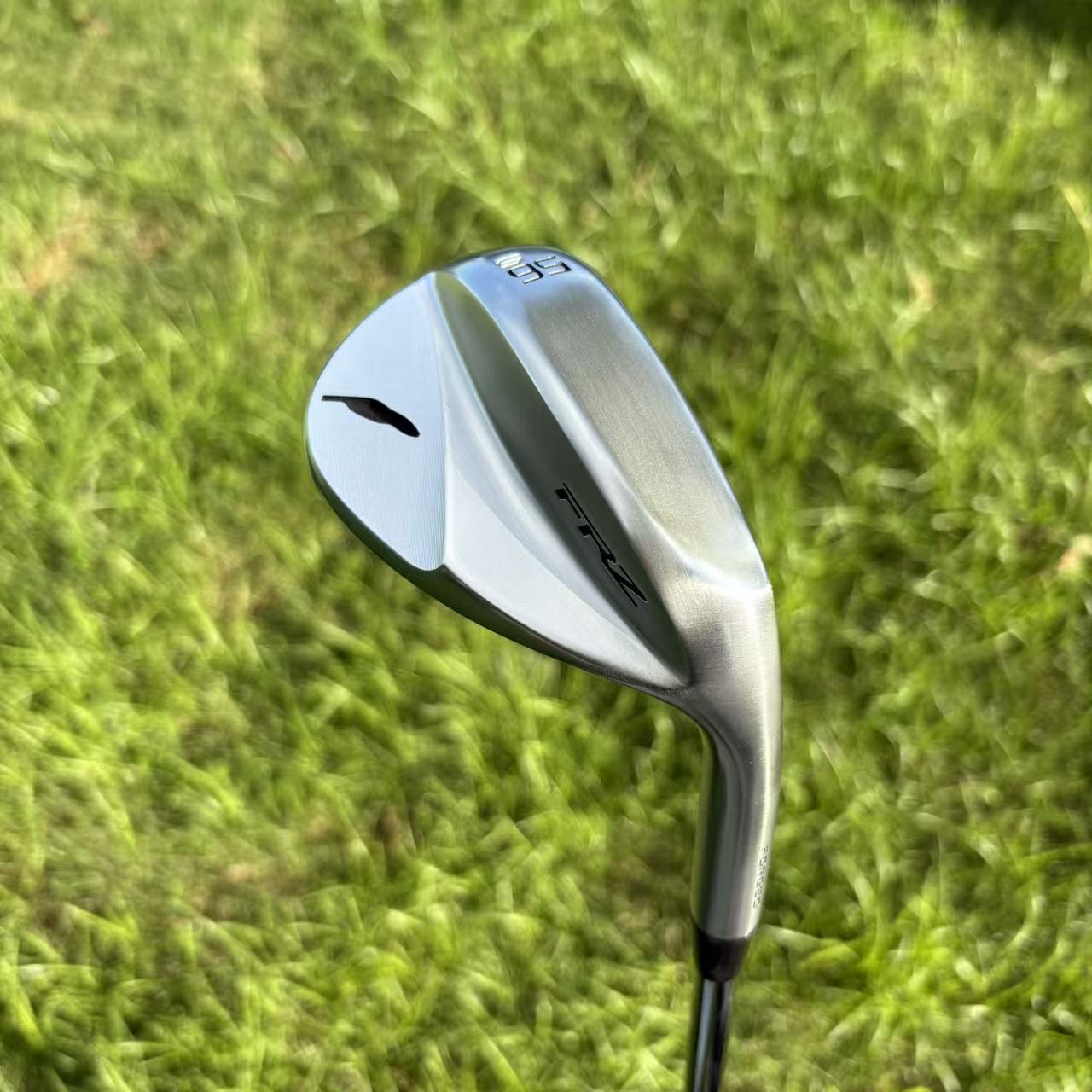 ไม้กอล์ฟแซนด์เวดจ์ FRZ รุ่น S2 - Golf Club Iron Set บทวิจารณ์และราคา